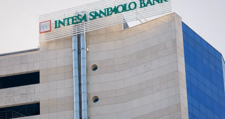 Intesa Sanpaolo Bank contesta decizia Consiliului Concurenței privind ROBOR